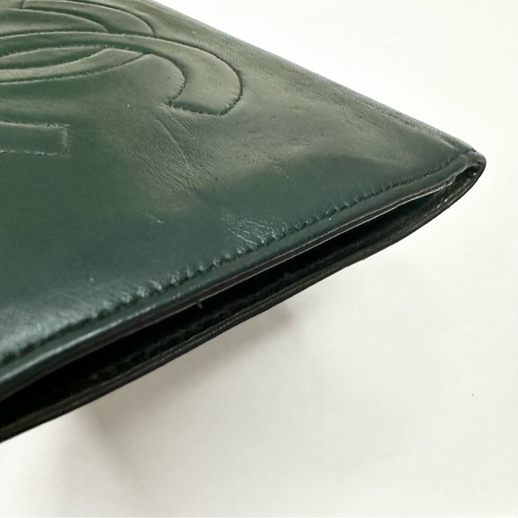 STUNNING FOREST/HUNTER GREEN CHANEL WALLET WITH COA - Picture 5 of 12